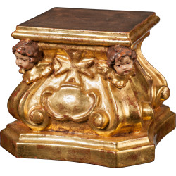 Peana con  cabezas de querubínes